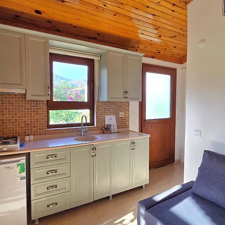 فندق Yarimada Butik 3*